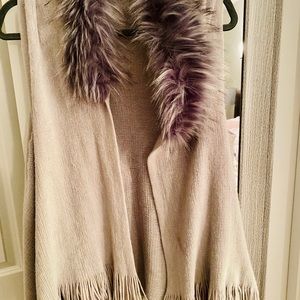 Faux Fur trimmed cardigan fringed vest